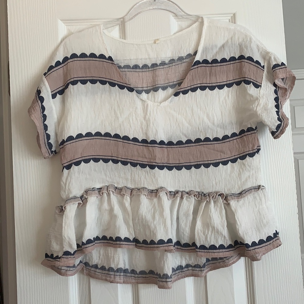 Cute shirt for work or for something casual!
